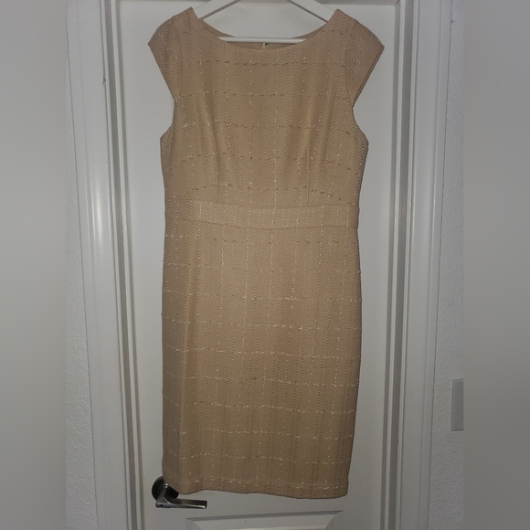 Ann Taylor The Cap Sleeve Sheath Dress in Tweed - Picture 4 of 7